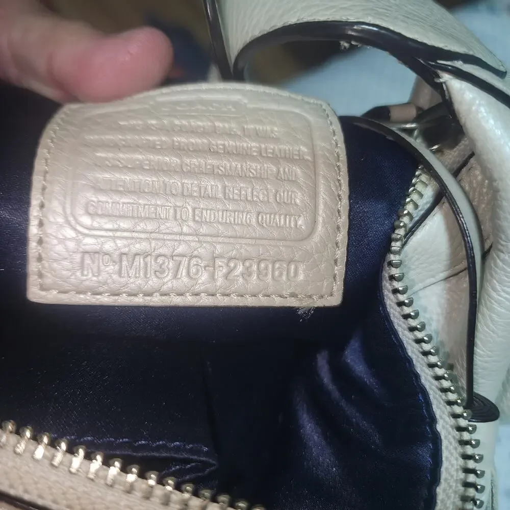 COACH EUC AVERY LEATHER 29360 HOBO BAG